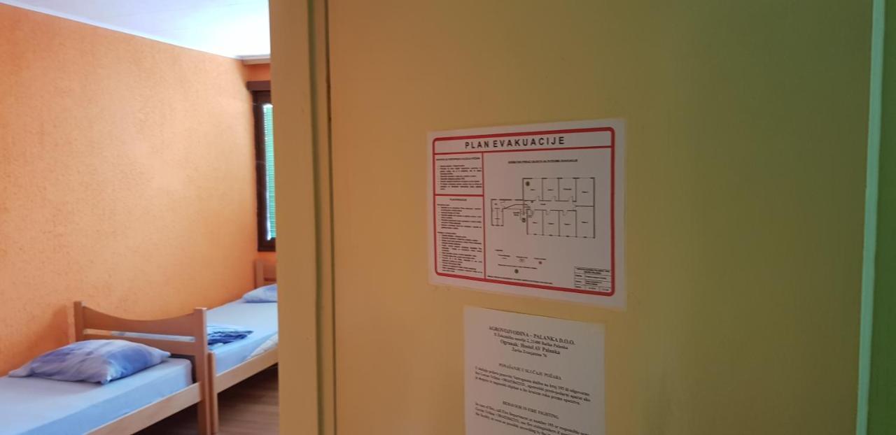 Hostel Av Palanka ภายนอก รูปภาพ