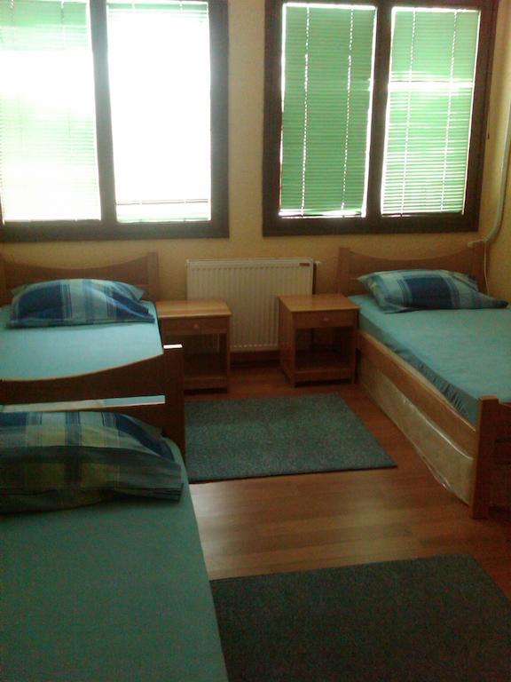 Hostel Av Palanka ภายนอก รูปภาพ