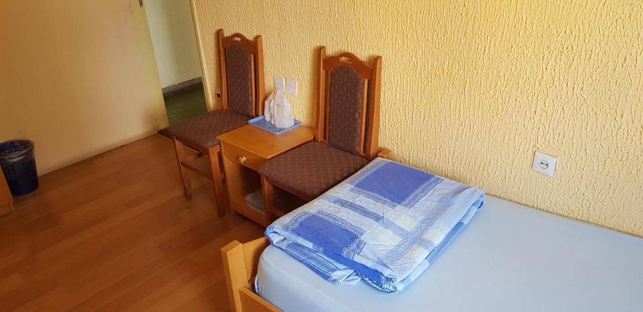 Hostel Av Palanka ภายนอก รูปภาพ