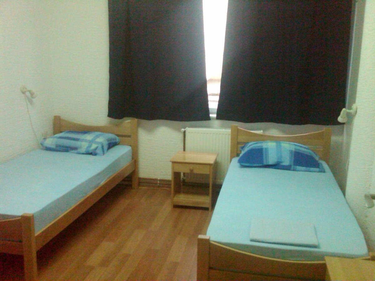 Hostel Av Palanka ภายนอก รูปภาพ